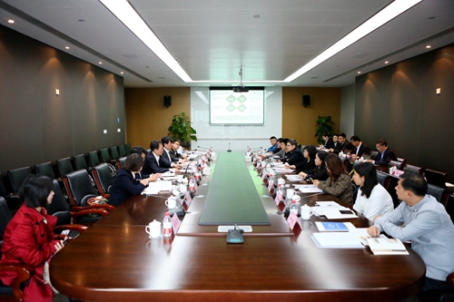 4.座谈会现场.jpg