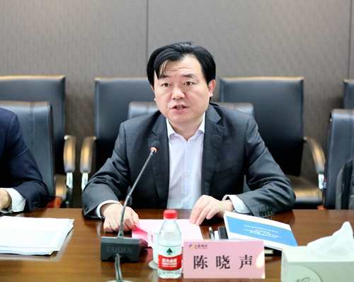 3.江苏银行苏州分行党委书记、行长陈晓声介绍苏州分行发展情况.jpg