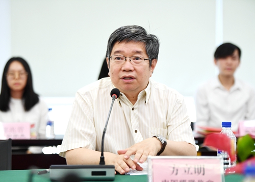 5d1c006812fcb.jpg 01.方主任.jpg