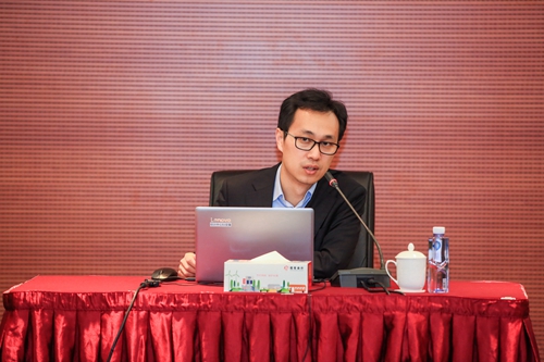 5d83353b3bdce.jpg 13.华泰联合证券债券业务线执行总经理马添翼博士分享交流.jpg