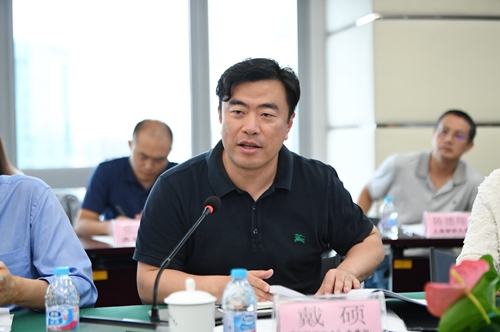 《中国银行业》杂志社戴硕主编对课题进行评审.jpg