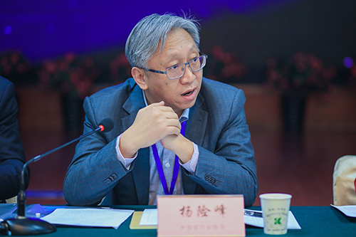 5dbbef7a7a854.jpg 1.杨秘.jpg