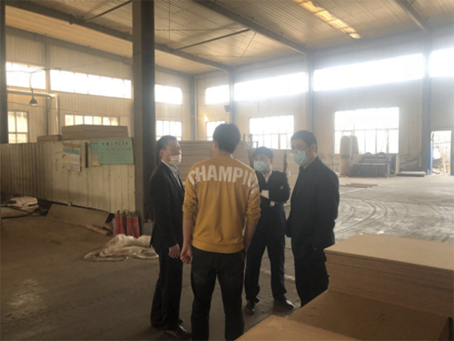 6 新冠肺炎疫情发生以来，外贸企业面临着接单难、履约难、国际物流不畅、贸易壁垒增多等诸多不利因素，为帮助外贸企业复工复产，茌平村行根据政府出台的一系列政策，加大信贷投放，有序有力推动外贸企业复工复产。.png