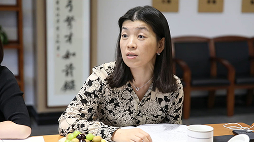 3浙江省银行业协会蔡英专职副会长出席座谈并全程参加调研.jpg