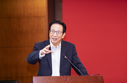 1.中银协党委书记、专职副会长潘光伟在开班仪式上致辞.jpg