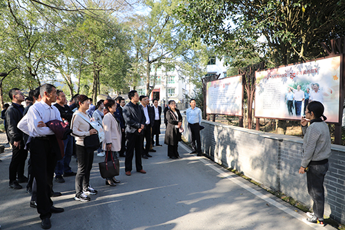 6-参观浙江省级新农村建设示范村——开化县金星村.JPG