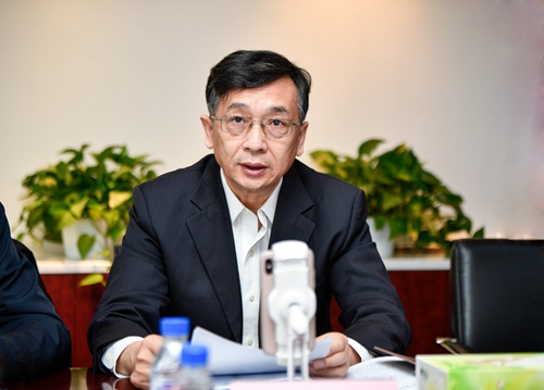 1.中银协第一副秘书长杨洸致辞.jpg