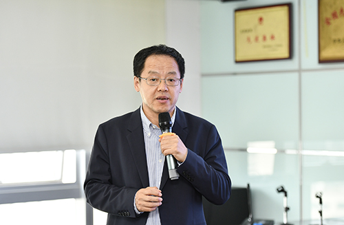 3.中国银行业协会首席信息官高峰介绍有关工作方案.jpg