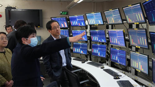 调研建设银行远程智能银行中心.jpg