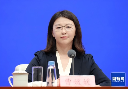 687a06af41a73.jpg 曹媛媛(1).jpg