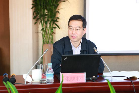 2-银监会研究局张晓朴副局长授课_副本.jpg 2-银监会研究局张晓朴副局长授课_副本.jpg