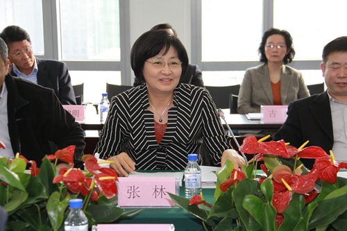 7会长单位中国银行纪委书记张林发言_副本.jpg