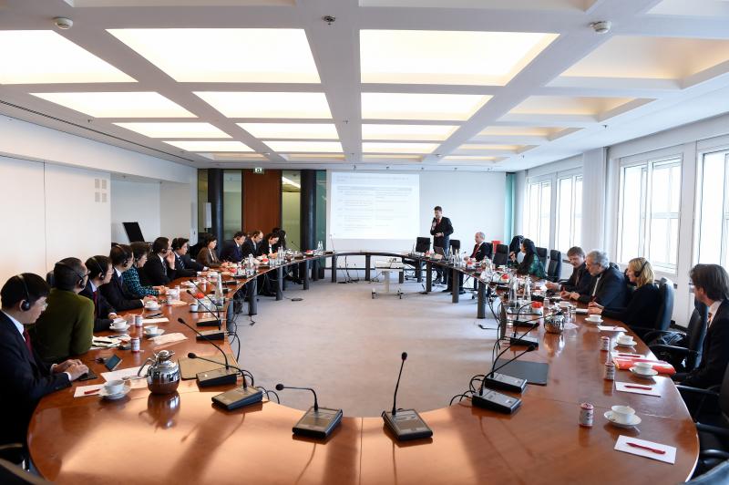 10-考察德国柏林储蓄银行.jpg