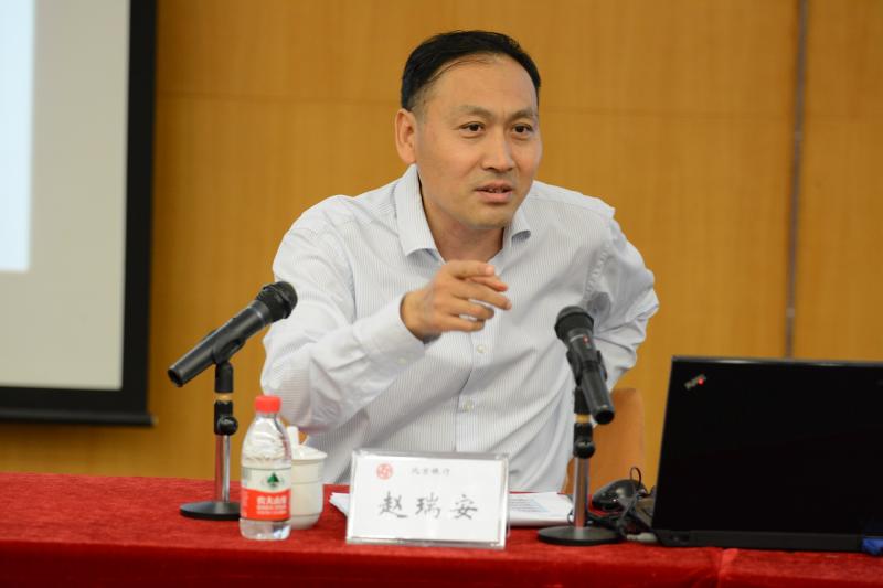 北京银行副行长赵瑞安授课.jpg