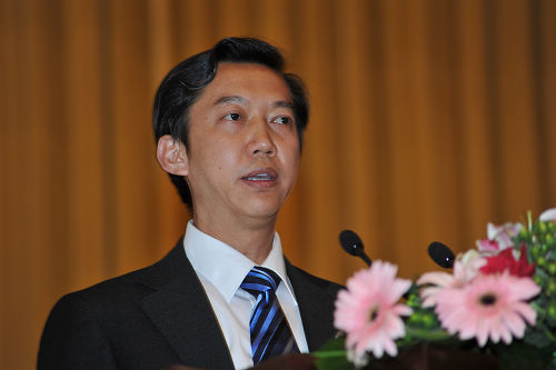 5周永发第一副秘书长提请审议《中国银行业协会会费收取办法修正案》.jpg