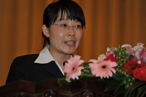 11从业人员征文获奖作者代表发言.jpg