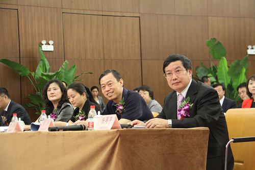 发布会现场.JPG