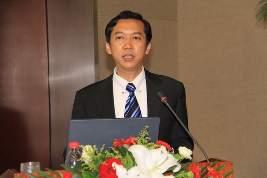2..中国银行业协会第一副秘书长周永发讲话.jpg 2..中国银行业协会第一副秘书长周永发讲话.jpg