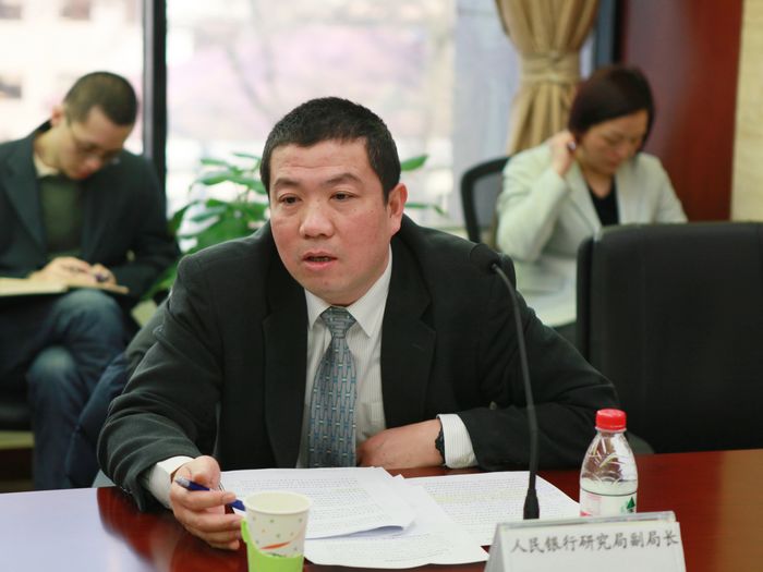 10人民银行研究局副局长易诚.JPG