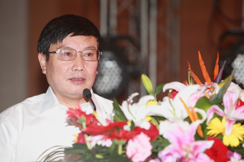 复件 杨再平专职副会长发表《中国银行业应致力于打造“普惠银行”》演讲.JPG