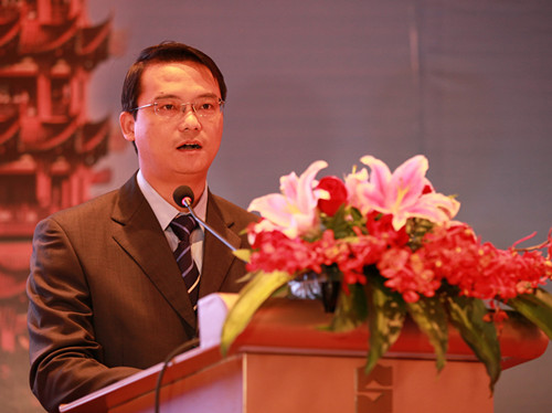 5-湖北省发改委副主任周锋出席恳谈会并讲话_副本.jpg