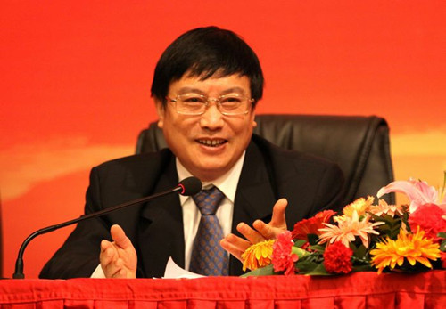 2中国银行业协会杨再平专职副会长出席会议并发表主题演讲_副本.jpg