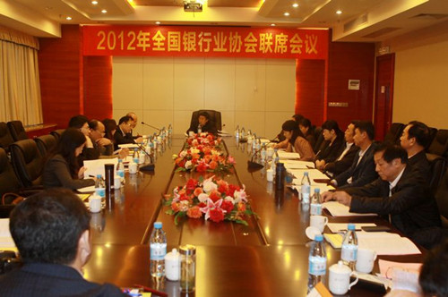 8分组讨论现场_副本.jpg