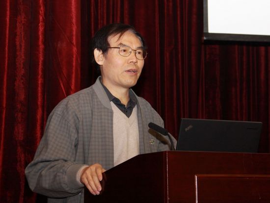 3、科技部科研条件与财务司邓天佐副司长演讲.jpg