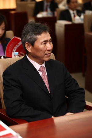 1-东方银行业高管研修院理事、中信银行王连福纪委书记出席开班仪式.JPG