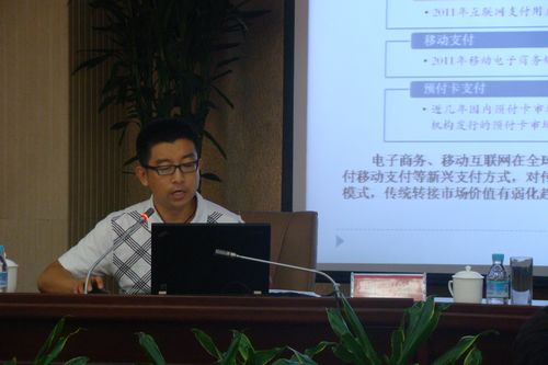 6.中国民生银行零售业务部渠道管理中心杜进总经理授课.jpg