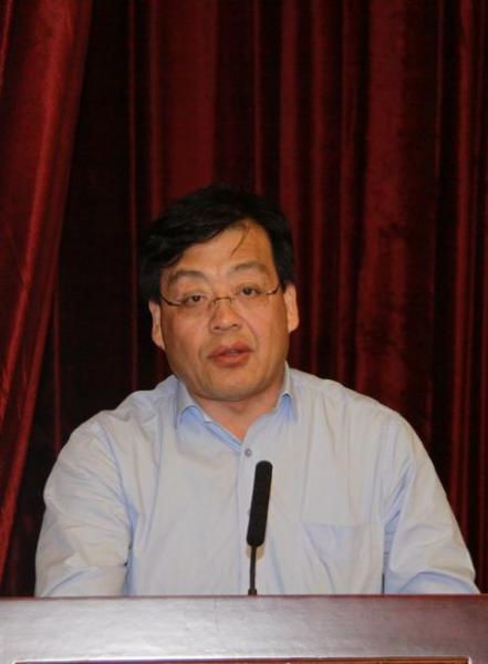 7中国银行业协会副秘书长白瑞明提请审议议案.jpg