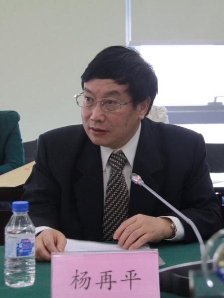 全体会上会长.jpg