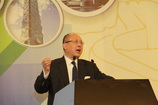 14.澳门国际银行叶启明常务董事兼总经理做主题演讲.jpg