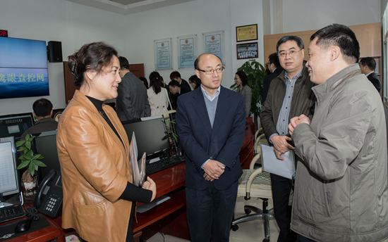 深圳市中级人民法院相关负责人介绍“鹰眼查控系统”_副本.jpg