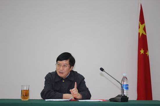5-1中国银行业协会杨再平专职副会长为拉各斯总领馆全体馆员及领区主要中资机构负责人进行专题讲座_副本.jpg