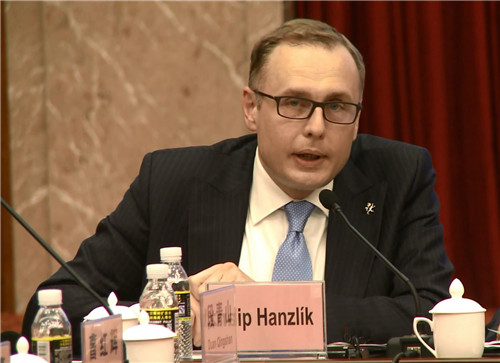 3.捷克银行业协会副执行董事Filip Hanzlik发言.jpg 3.捷克银行业协会副执行董事Filip Hanzlik发言.jpg