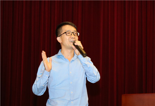 10.SAS公司分析技术副总监雷小平作主旨演讲.jpg