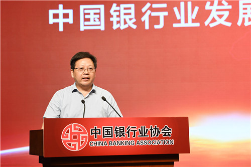 8.中国金融出版社魏革军社长对评选结果进行点评.jpg 8.中国金融出版社魏革军社长对评选结果进行点评.jpg