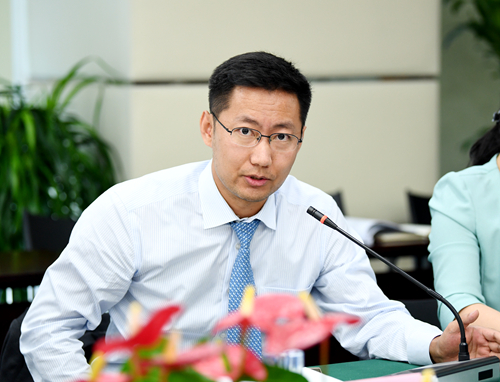 7.中国银行业协会城商行工作委员会副主任单位代表、北京银行金融市场总部业务总监韩旭对课题进行评审_副本.jpg