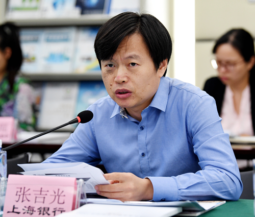 2.课题牵头行上海银行计划财务部总经理助理张吉光介绍课题情况_副本.jpg