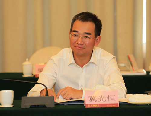 4.上海农商银行党委书记、董事长冀光恒交流发言_副本.jpg