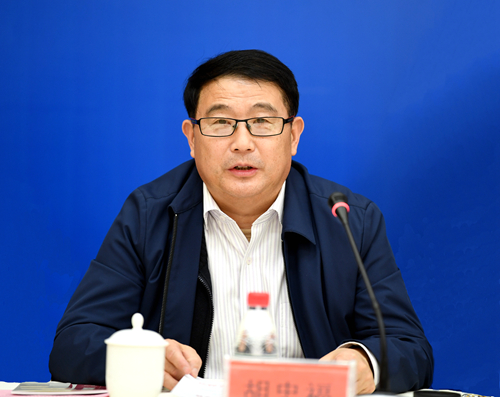 3.胡忠福纪委书记宣读表彰决定_副本.jpg 3.胡忠福纪委书记宣读表彰决定_副本.jpg