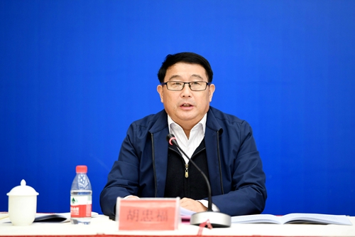 胡书记_副本.jpg