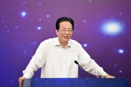 2潘会长.jpg 2潘会长.jpg