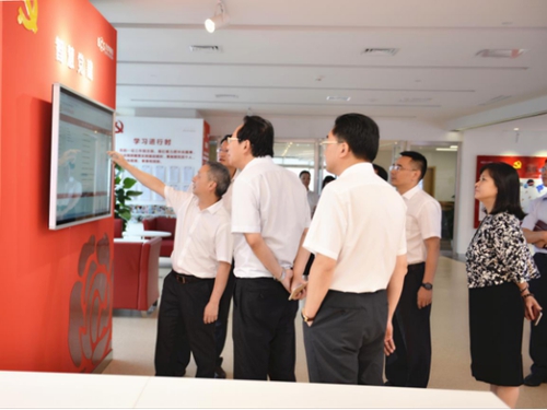 潘光伟专职副会长一行赴长沙银行开展公司治理调研1013.jpg 潘光伟专职副会长一行赴长沙银行开展公司治理调研1013.jpg