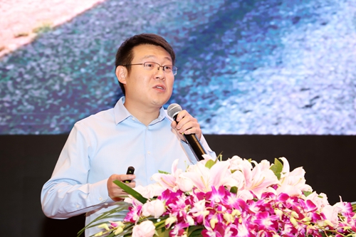 11中国民生银行运营管理部智能营销支持中心主任助理王磊做主题演讲.jpg 11中国民生银行运营管理部智能营销支持中心主任助理王磊做主题演讲.jpg