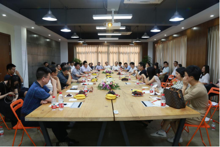 中国银行业协会中间业务专委会商业银行中间业务创新研讨会及实地考察调研活动在杭州举行1667.png